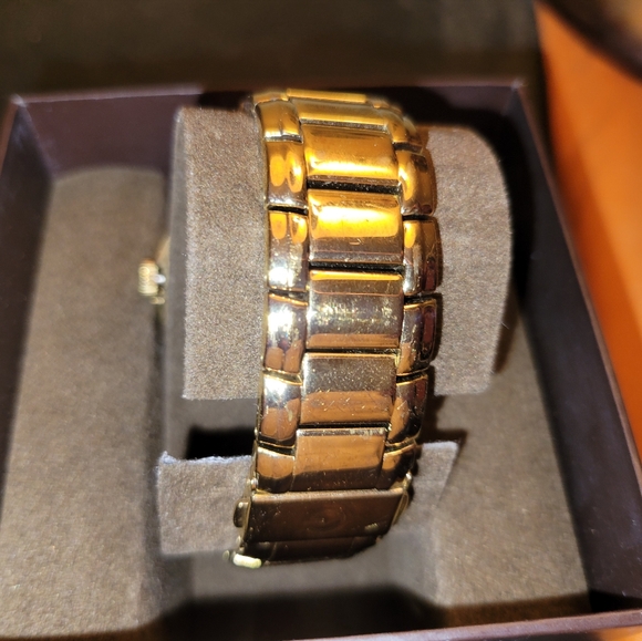GUESS ORIGINAL watch. Animal print. Gold Toned. - Picture 4 of 7
